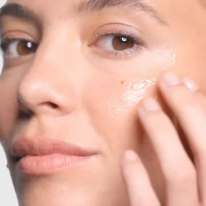 Pack Crema Excel Therapy O2 + Hyaluronic 3D Force Aplicacion rostro